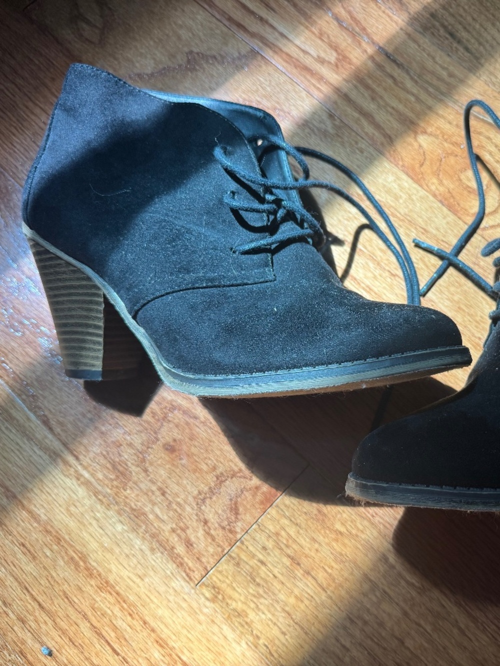 MIA size 8 black laced booties
